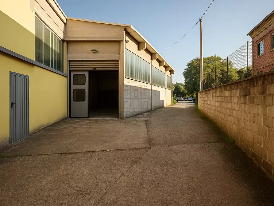 Immagine 3 di Attività artigianale in vendita  in Via Sarzanese 703 a Lucca