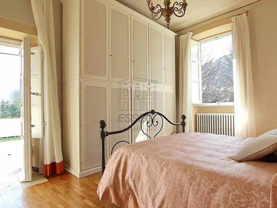 Immagine 15 di Villa in vendita  in vicopelago a Lucca