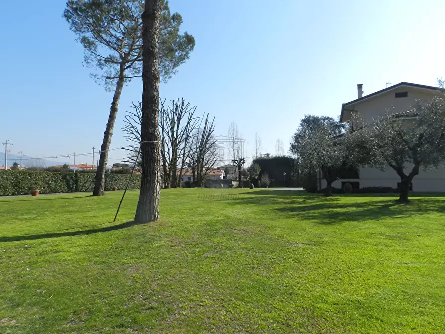 Immagine 13 di Villa in vendita  in Traversa II Via Vecchia Pesciatina 84 a Lucca