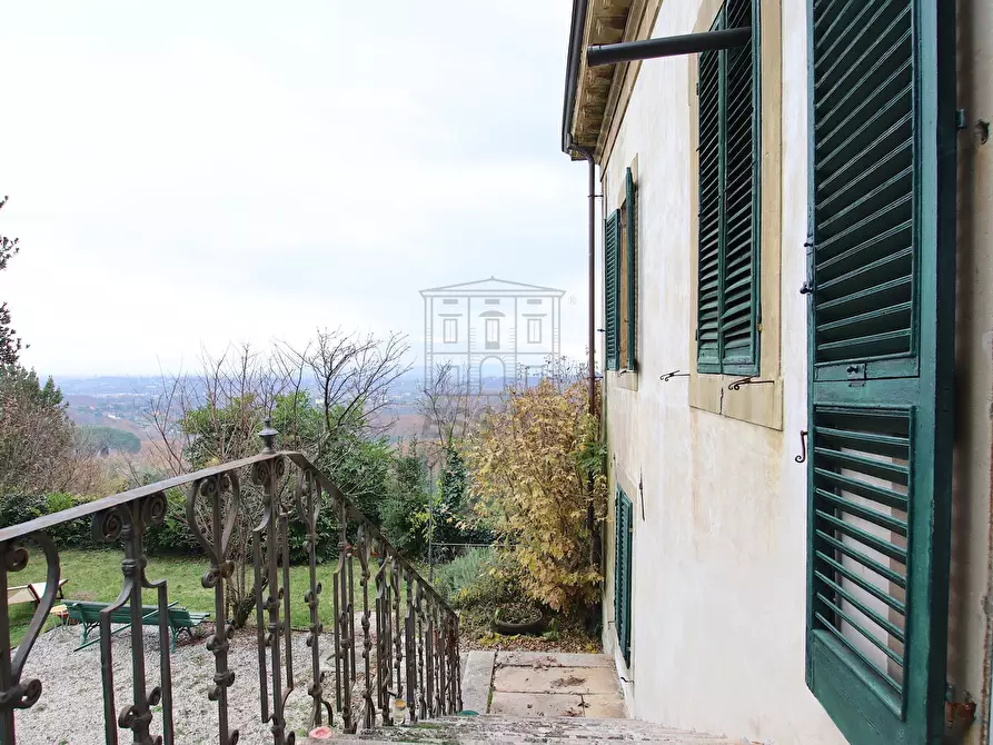 Immagine 14 di Villa in vendita  in SP1 4590 a Lucca