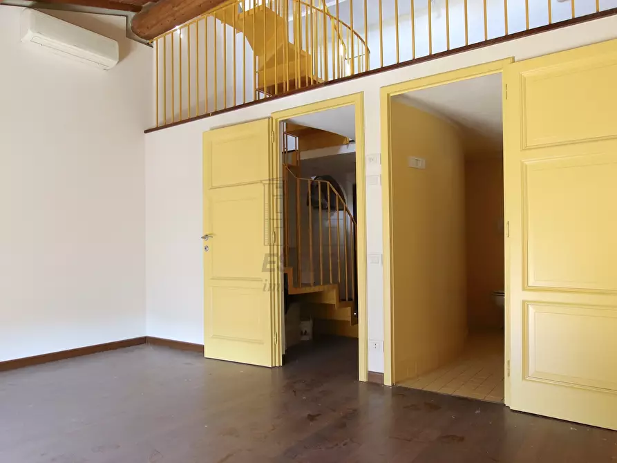 Immagine 8 di Appartamento in vendita  in Via S. Nicolao 16 a Lucca