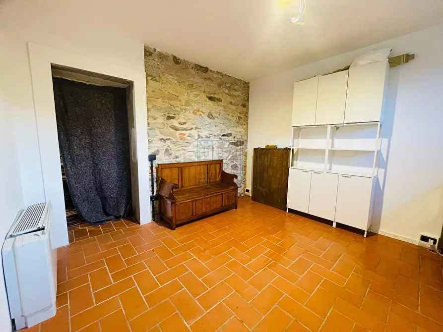 Immagine 27 di Villa in vendita  a Capannori