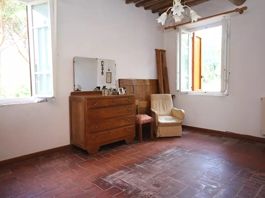 Immagine 9 di Rustico / casale in vendita  a Capannori