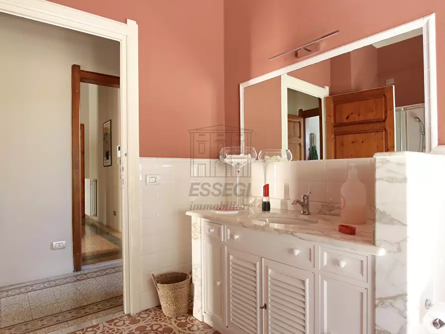 Immagine 11 di Appartamento in vendita  in Viale Pacini 115 a Lucca