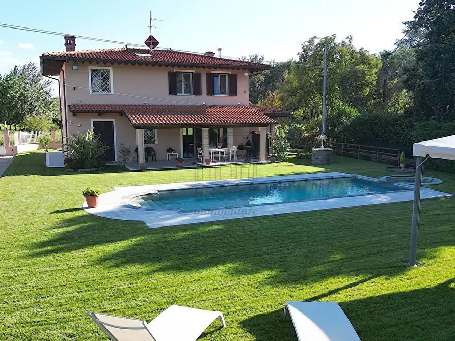 Immagine 8 di Villa in vendita  in Via di San Ginese a Capannori