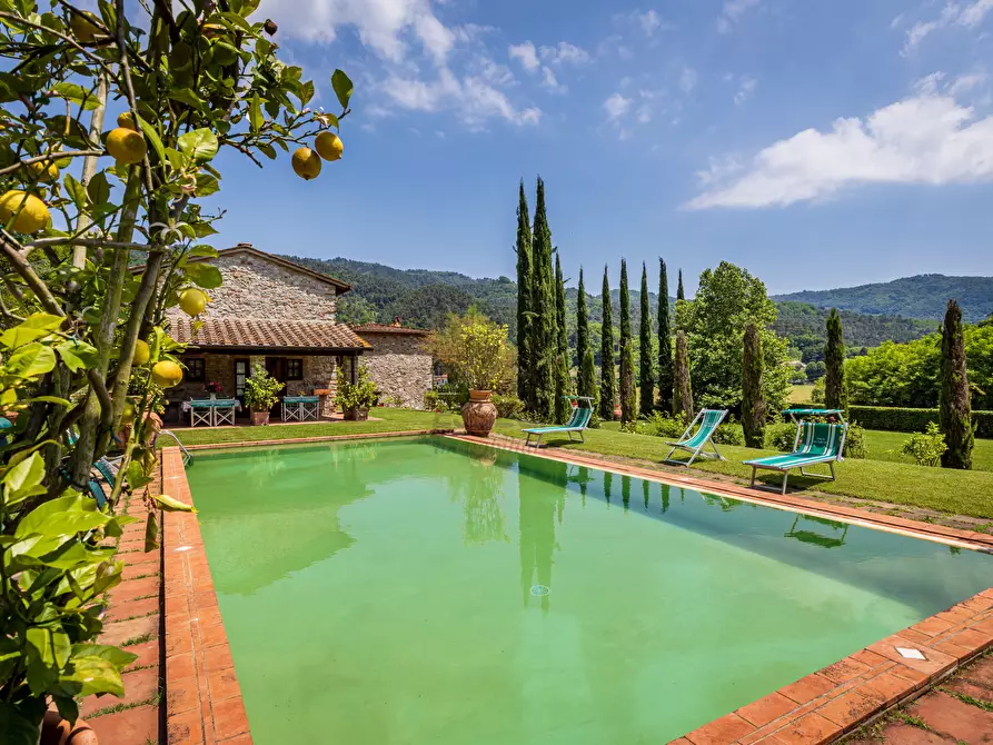 Immagine 24 di Villa in vendita  in via del maccennere a Lucca