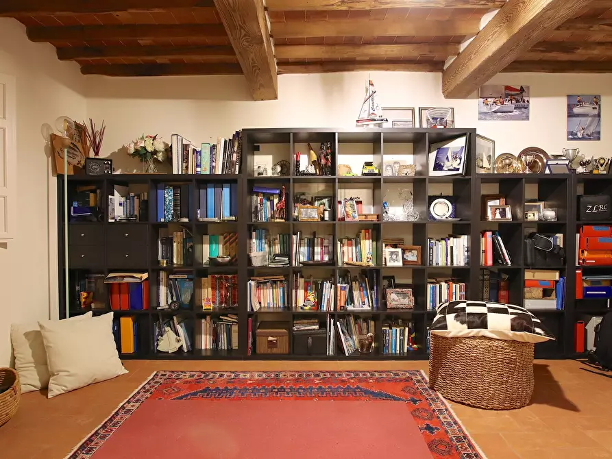 Immagine 35 di Rustico / casale in vendita  a Lucca