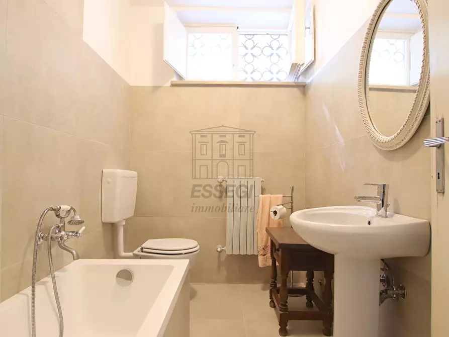 Immagine 41 di Villa in vendita  in Via dei Poveri Vecchi 749 a Lucca