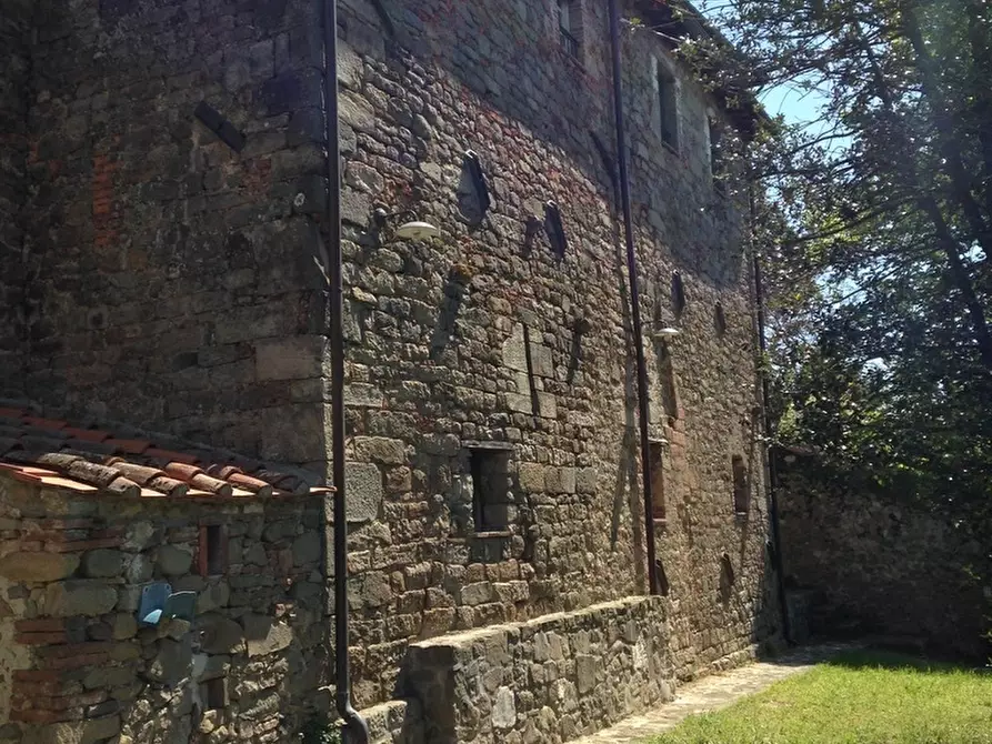 Immagine 88 di Rustico / casale in vendita  in Via di matraia a Lucca
