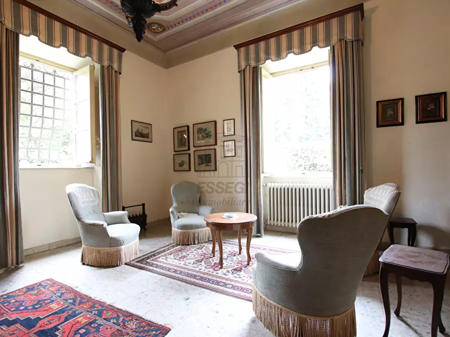 Immagine 15 di Villa in vendita  in via di montecatino a Lucca