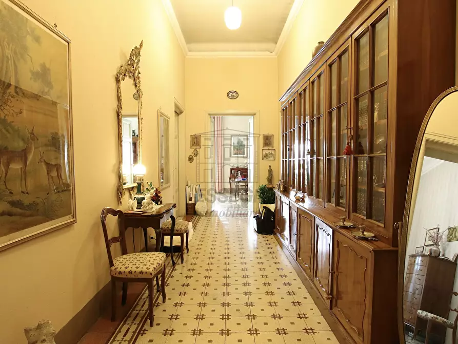Immagine 11 di Villa in vendita  a Lucca