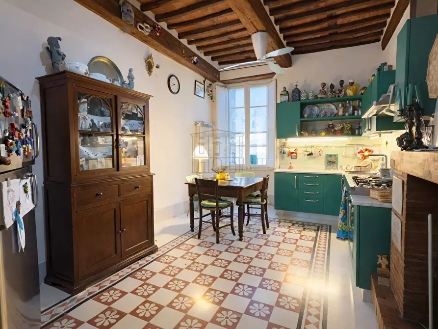 Immagine 1 di Appartamento in vendita  in Piazza Santa Maria Bianca a Lucca