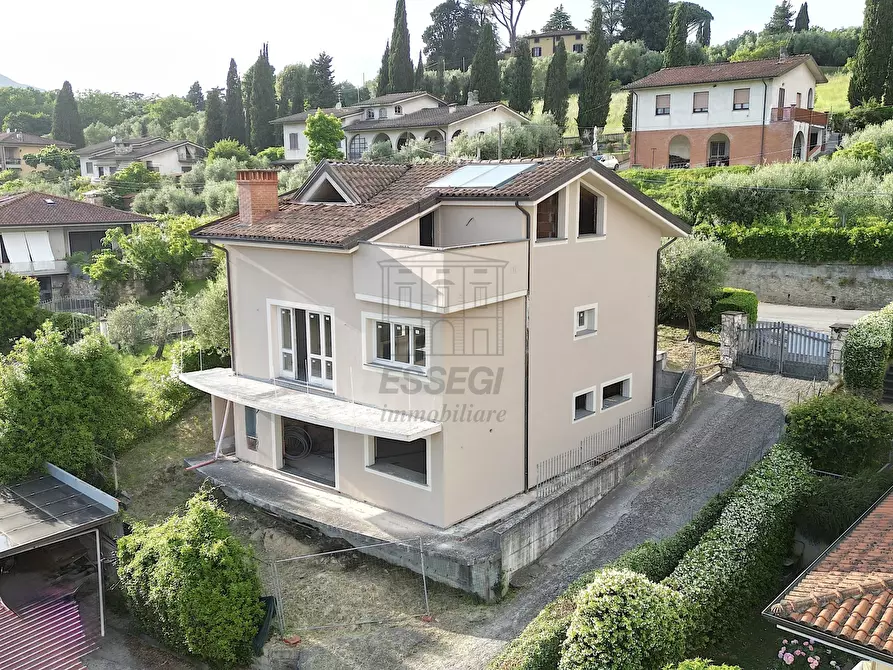 Immagine 1 di Casa indipendente in vendita  in Traversa I Via Vecchia della Chiesa 26 a Lucca