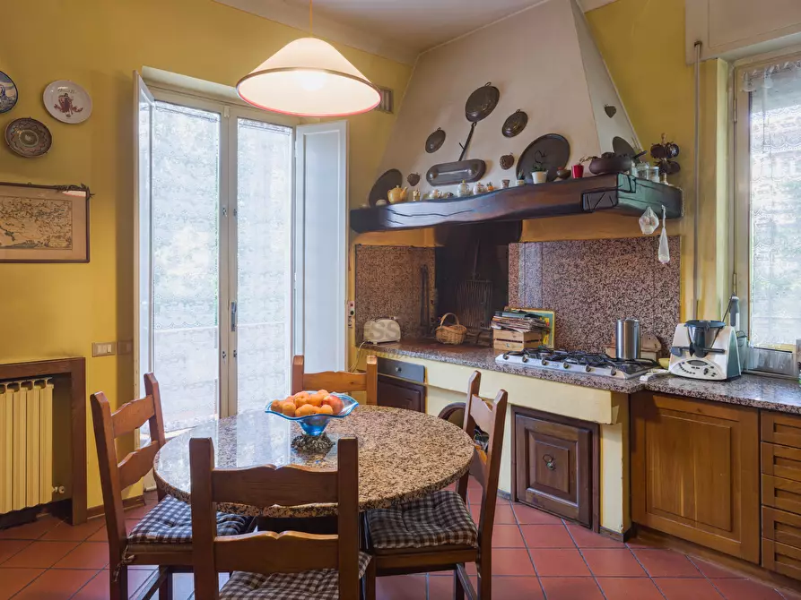 Immagine 19 di Villa in vendita  in Via Castruccio Buonamici a Lucca