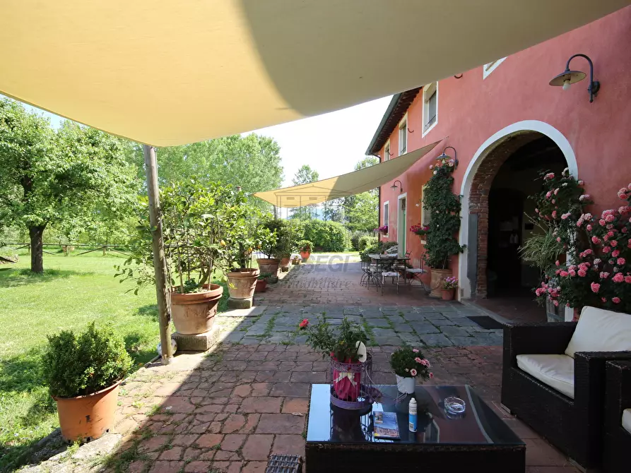 Immagine 1 di Villa in vendita  in Via per Camaiore 365 a Lucca