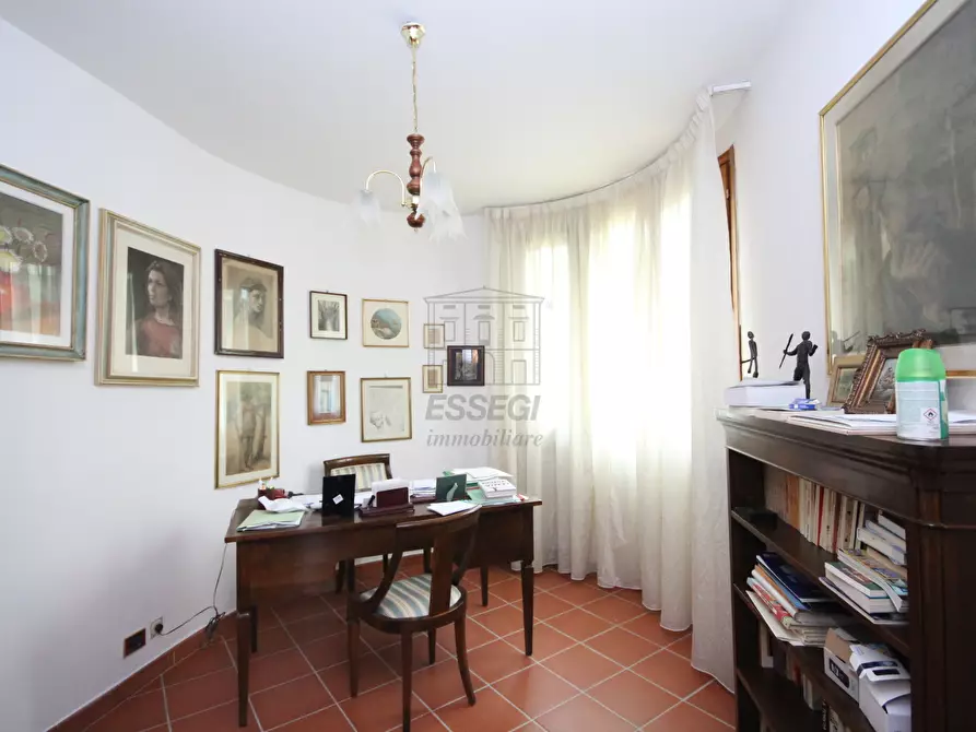 Immagine 19 di Villa in vendita  in via delle foreste a Lucca