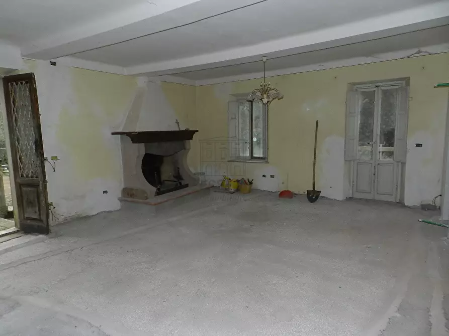 Immagine 13 di Rustico / casale in vendita  in Via per Chiatri a Lucca