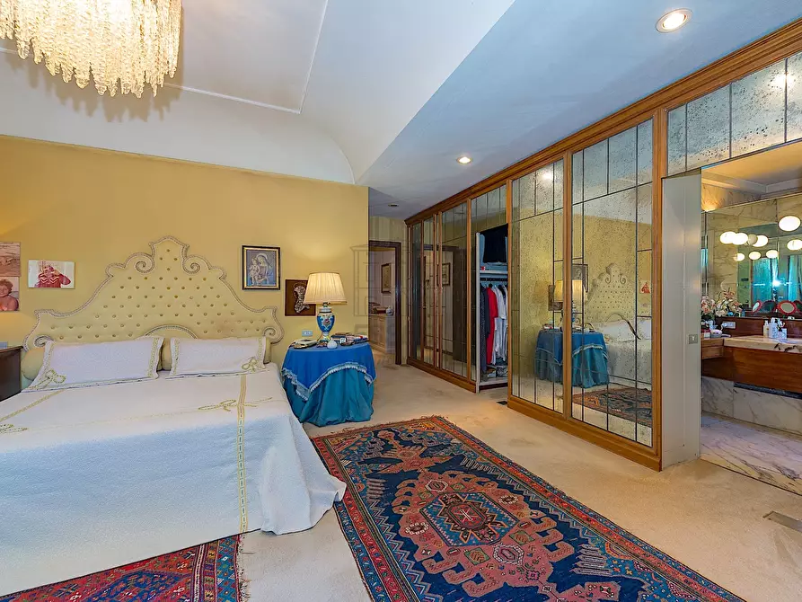 Immagine 29 di Villa in vendita  in Via di Moriano a Lucca