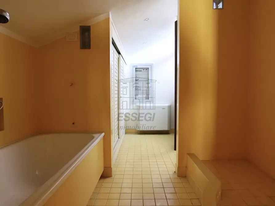 Immagine 14 di Appartamento in vendita  in Via S. Nicolao 16 a Lucca