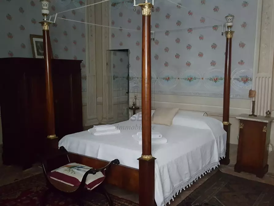 Immagine 14 di Villa in vendita  a Lucca