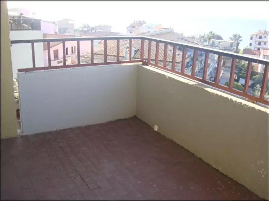 Immagine 6 di Quadrilocale in vendita  in Viale Aldo Moro 4 a Bova Marina