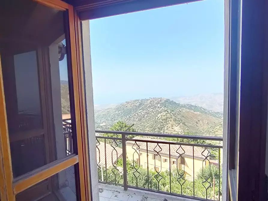 Immagine 1 di Appartamento in vendita  in VIA SAN COSTANTINO a Bova