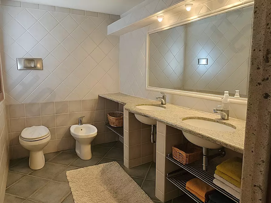 Immagine 10 di Appartamento in vendita  in Via dei Lillà 30 a Quartu Sant'elena