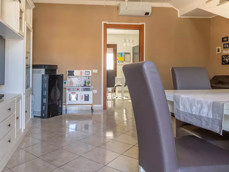 Immagine 4 di Villetta a schiera in vendita  a Uta