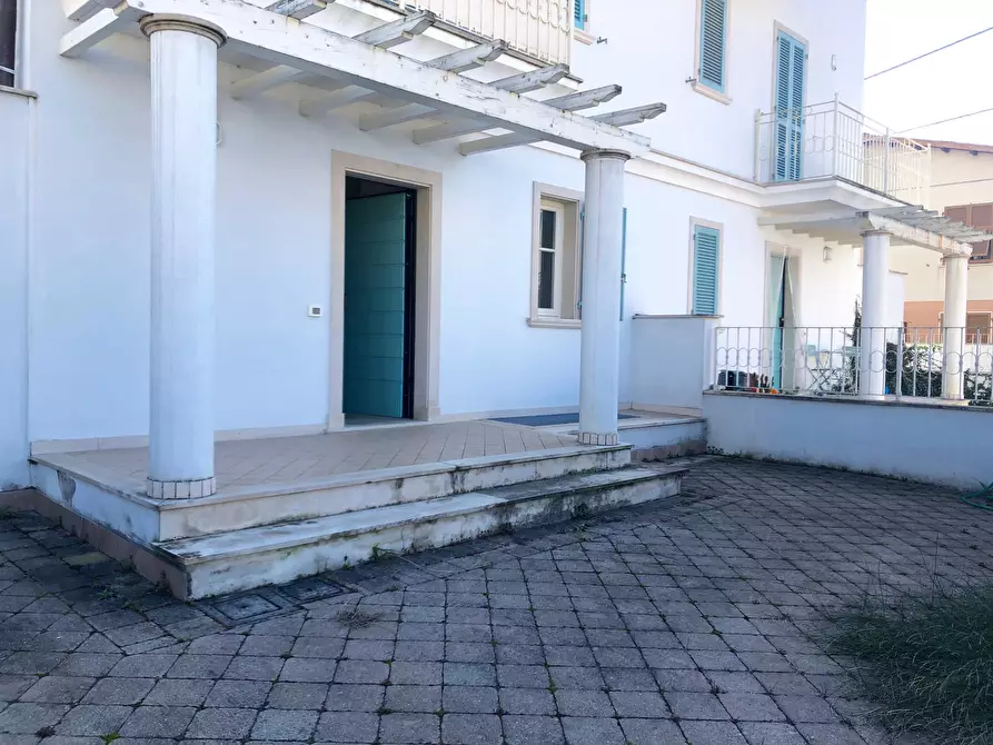 Immagine 14 di Casa semindipendente in vendita  a Ameglia