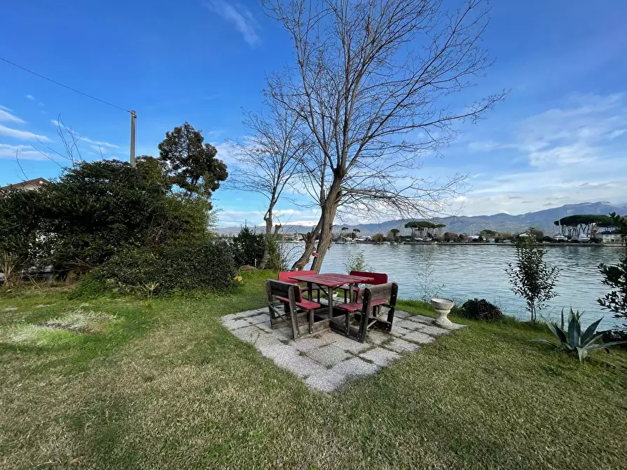 Immagine 30 di Casa indipendente in vendita  a Ameglia