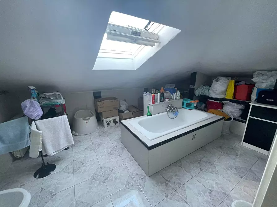 Immagine 23 di Villa in vendita  a Sarzana