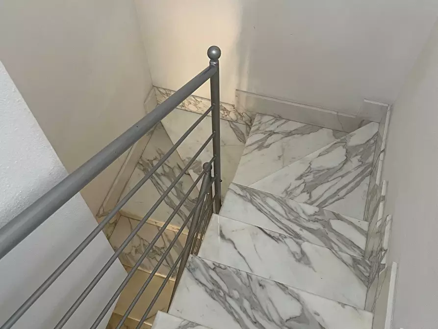 Immagine 10 di Porzione di casa in vendita  a Carrara