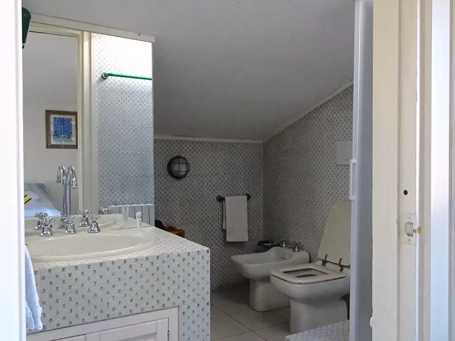 Immagine 8 di Mansarda in vendita  a Sarzana