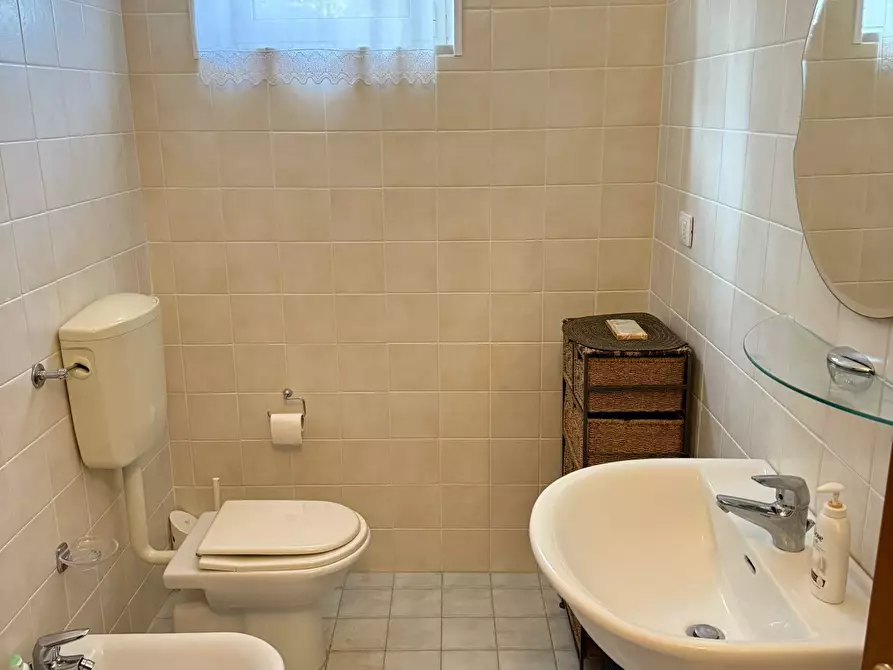 Immagine 11 di Trilocale in vendita  a Ameglia