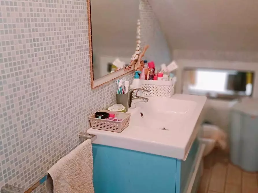 Immagine 18 di Mansarda in vendita  a Ameglia