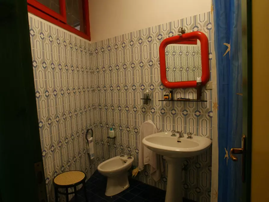 Immagine 7 di Monolocale in vendita  a Ameglia