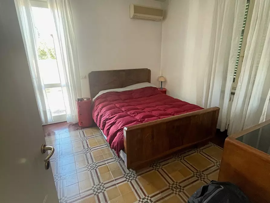 Immagine 13 di Porzione di casa in vendita  a Carrara