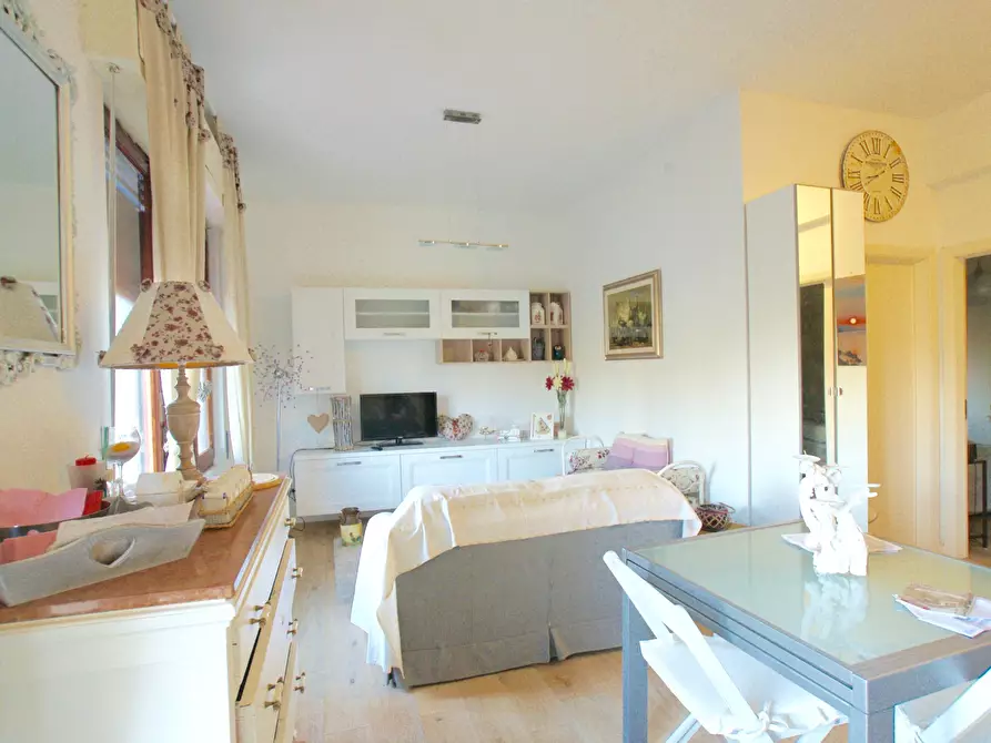 Immagine 2 di Quadrilocale in vendita  a Lerici