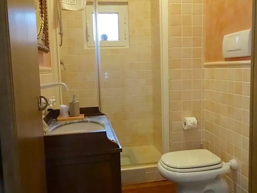 Immagine 20 di Villa in vendita  a Sarzana