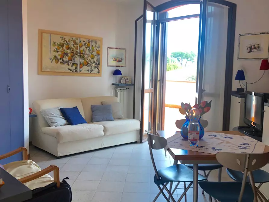 Immagine 3 di Casa semindipendente in vendita  a Ameglia