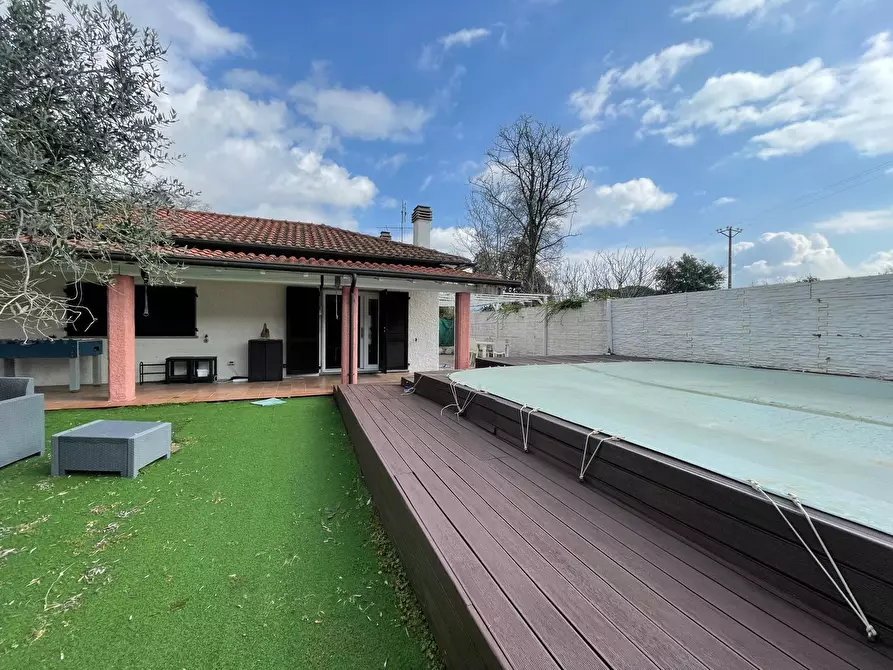 Immagine 9 di Casa indipendente in vendita  in Via della Pace 62 a Ameglia