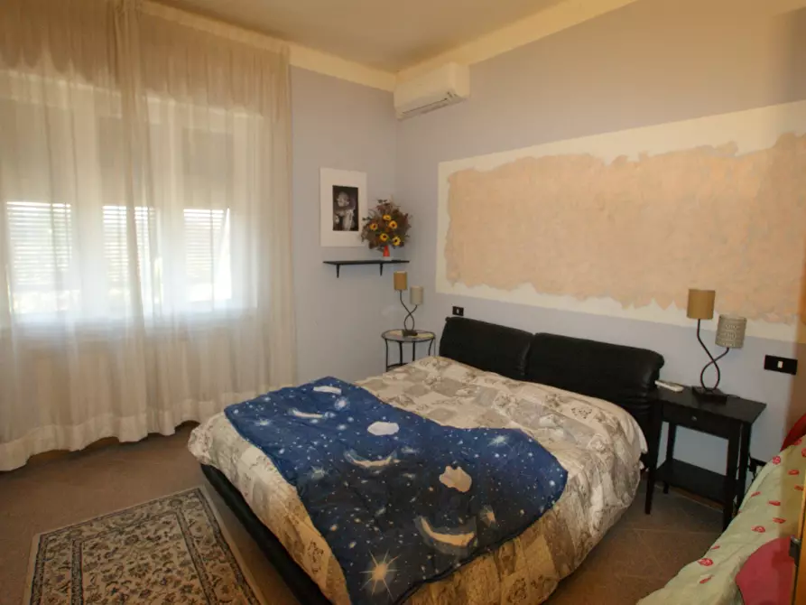 Immagine 7 di Casa bifamiliare in vendita  a Sarzana