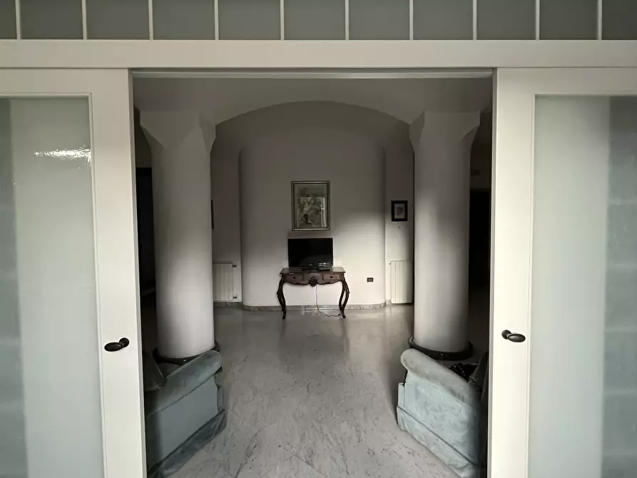 Immagine 1 di Appartamento in affitto  in Via Roma a Carrara