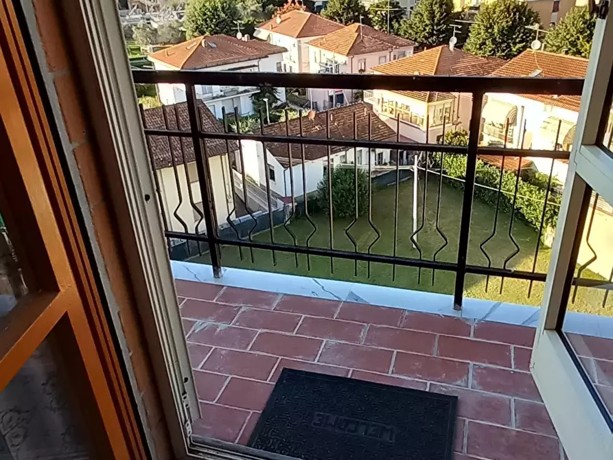 Immagine 13 di Appartamento in vendita  in Via Pietro Gori a Sarzana