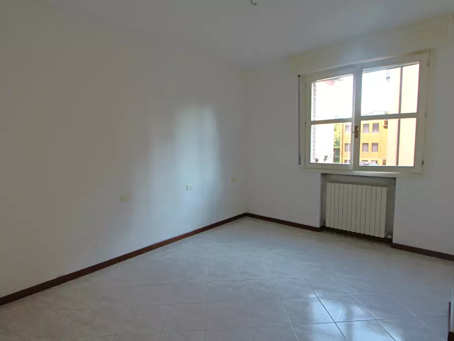 Immagine 12 di Appartamento in vendita  in Viale dell'Indipendenza a Valsamoggia