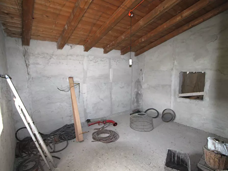 Immagine 47 di Porzione di casa in vendita  in Viale M. di Canossa a Valsamoggia