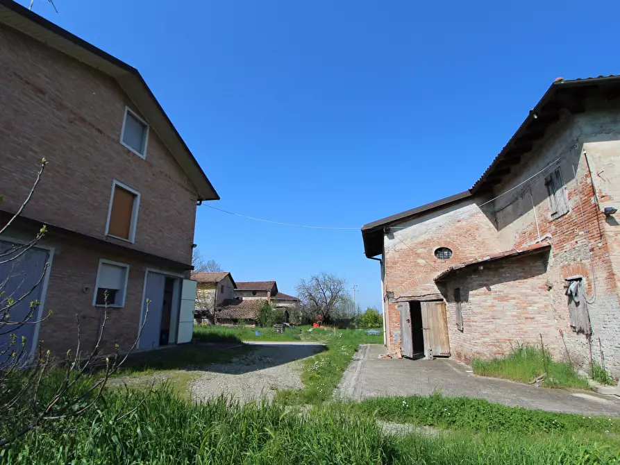 Immagine 21 di Porzione di casa in vendita  in Viale M. di Canossa a Valsamoggia