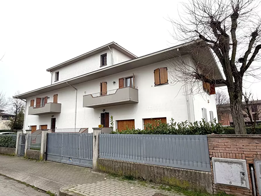 Immagine 29 di Porzione di casa in vendita  a Valsamoggia