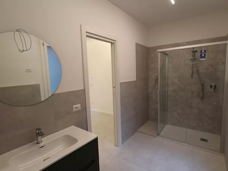 Immagine 15 di Appartamento in vendita  in Piazza Giuseppe Garibaldi a Valsamoggia