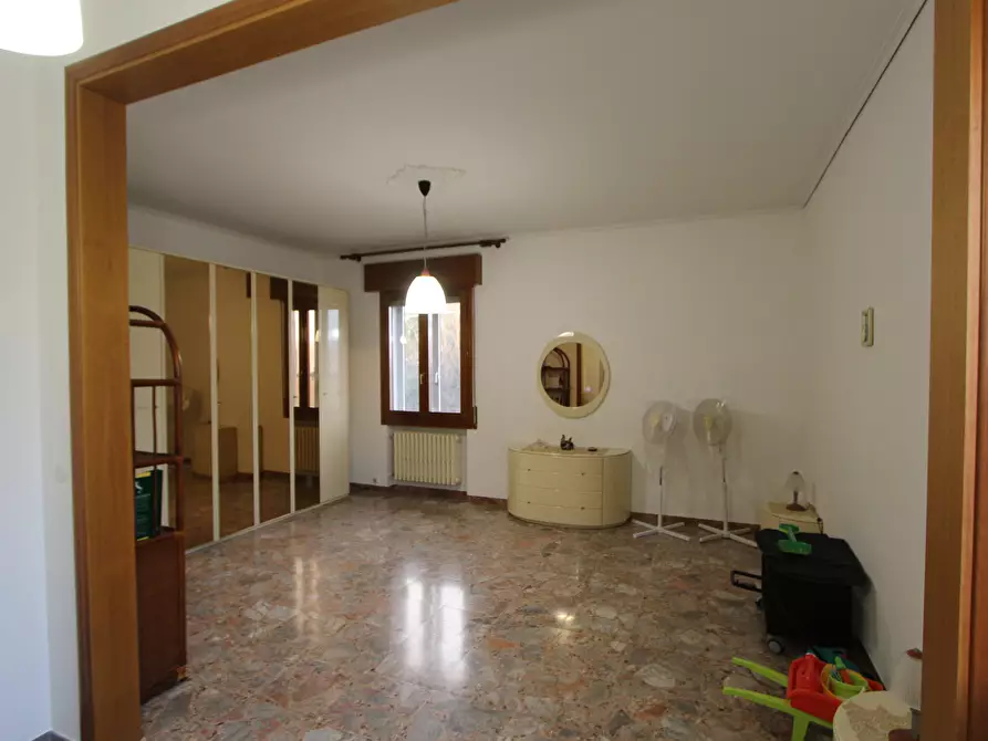 Immagine 5 di Casa indipendente in vendita  in Via Tombetto 18-22 a Valsamoggia